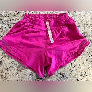 Lululemon Girls Hotty-Hot 4” Low-Rise shorts Sonic Pink